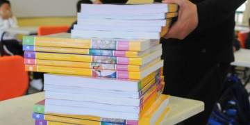 Salida de Marx Arriaga destapa crisis en la SEP 