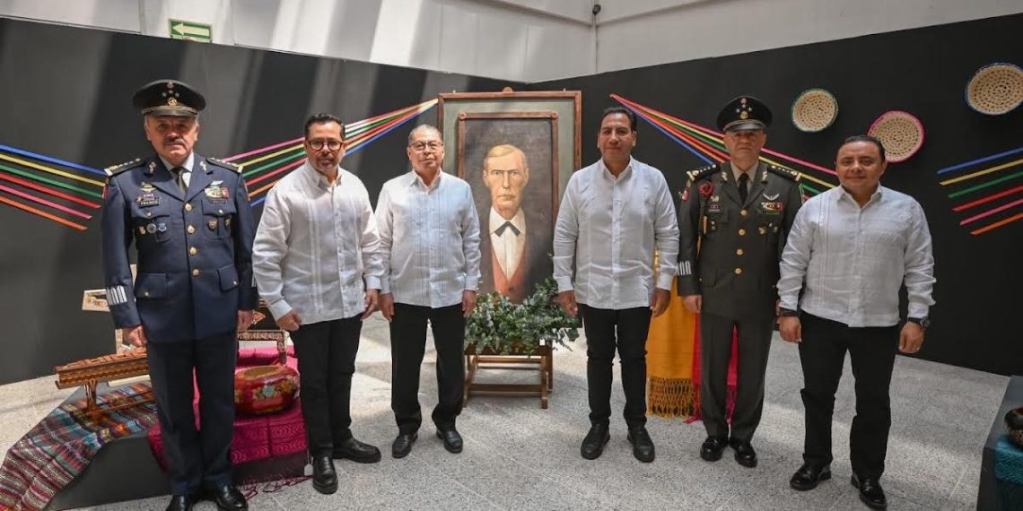 ERA impone medalla Ángel Albino Corzo Castillejo