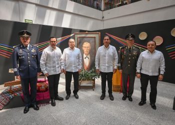 ERA impone medalla Ángel Albino Corzo Castillejo