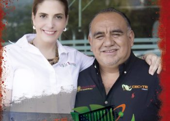 Exhiben a exfuncionaria y exdirector por presunto desvio de 260 mil pesos