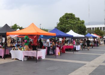 Bazares itinerantes: Motor económico para emprendedoras