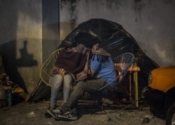 Madres de bebés prematuros enfrentan gastos y carencias