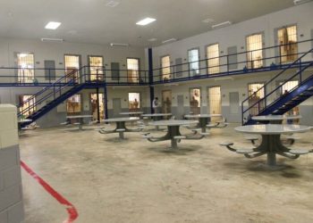 Adeudo en Cefereso 15 amenaza con bloqueos