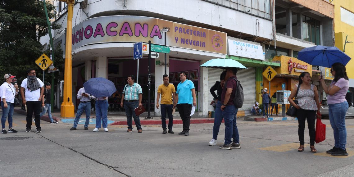 Jubilados de CFE presionan contra cambios en pensiones