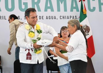 ERA impulsa alfabetización en Salto de Agua con entrega