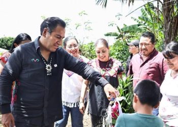 ERA inaugura sistema de agua en Frontera Corozal