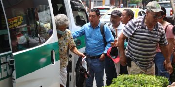 Critican restricción en transporte del estado