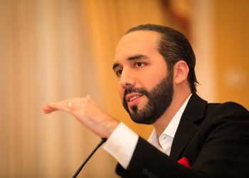 Bukele ofrece a Petro todos los presos de El Salvador