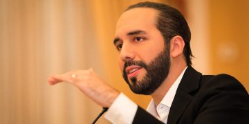 Bukele ofrece a Petro todos los presos de El Salvador