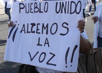 Personal de enfermería exige el pago de salarios