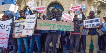 Gobierno español regularizará a medio millón de migrantes