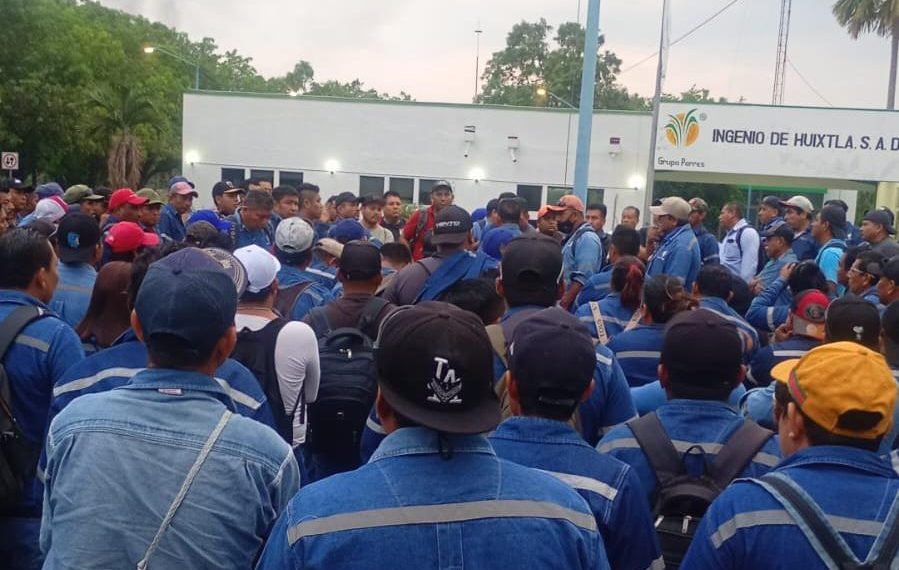 Protestan en Huixtla por utilidades no pagadas