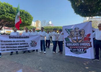 Los jubilados de CFE estallan contra reforma al artículo 127