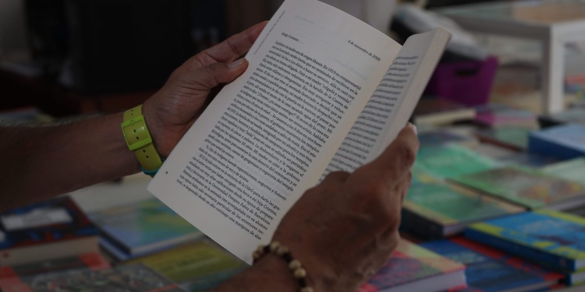 Libros en era digital: entre necesidad profesional y hábito