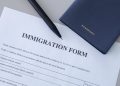 Ordenan reactivar el pedido de residencia a migrantes en EE. UU.
