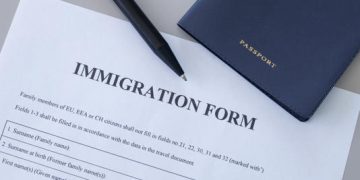 Ordenan reactivar el pedido de residencia a migrantes en EE. UU.