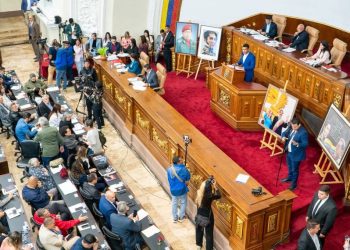 Venezuela aprueba ley minera favorable a inversión privada