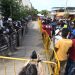 Acusan pagos ilegales en trámites migratorios