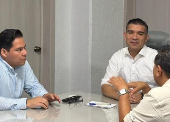 Luis Avendaño se reúne con líder del Consejo Estatal de Notario