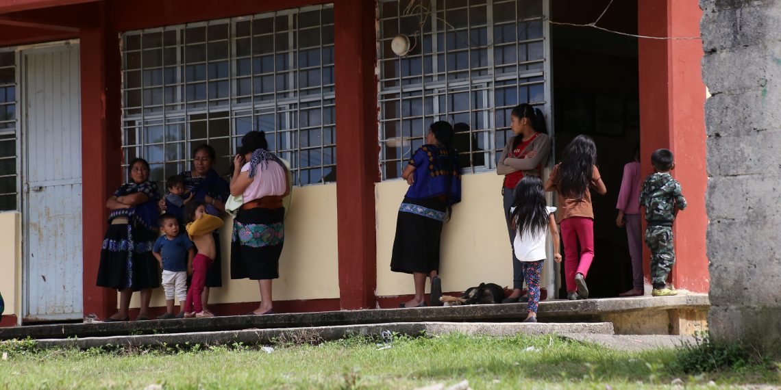 Años sin maestros frenan el aprendizaje en Ixtapa