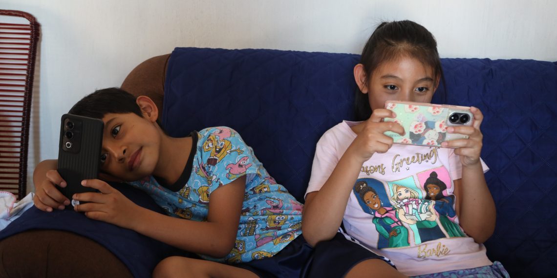 Pantallas, IA y soledad: Retos en la salud mental infantil