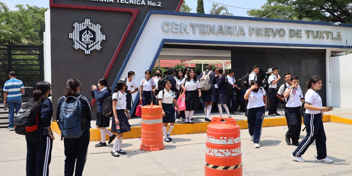 SNTE cuestiona decisión sobre calendario escolar